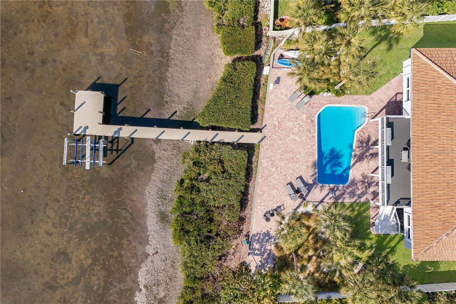 Listing photo id 55 for 3908 Bayside Drive