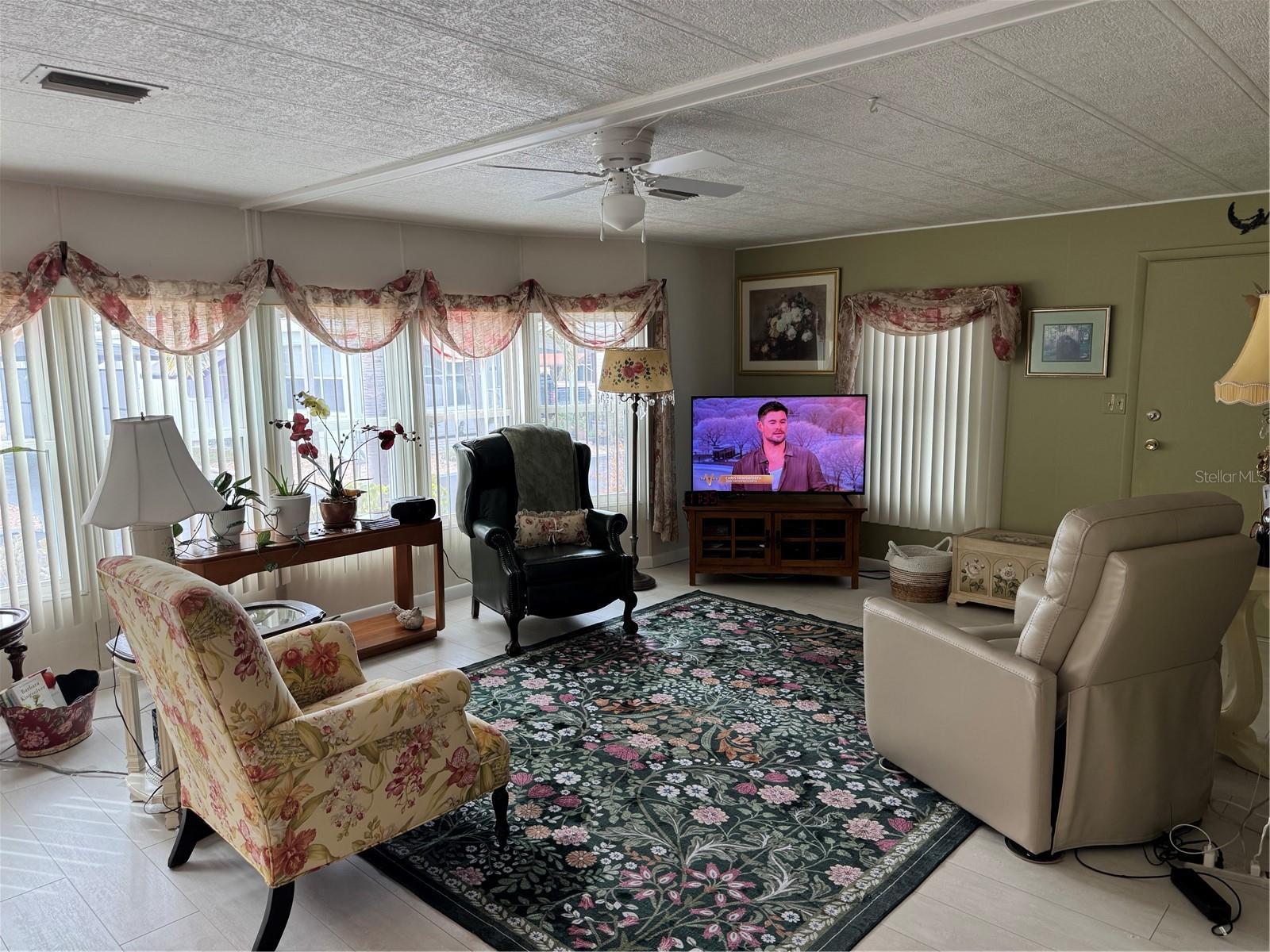 Image 8 of 26 For 6 Lafitte Drive