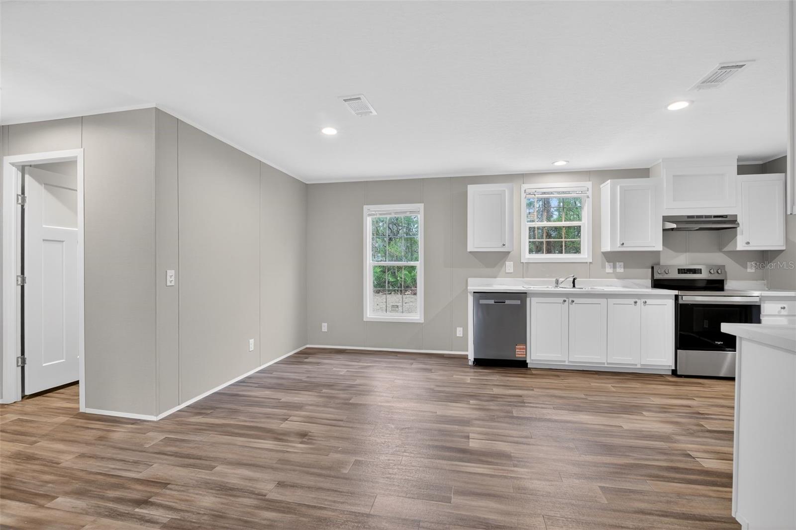 Image 10 of 31 For 4669 Mandrake Point