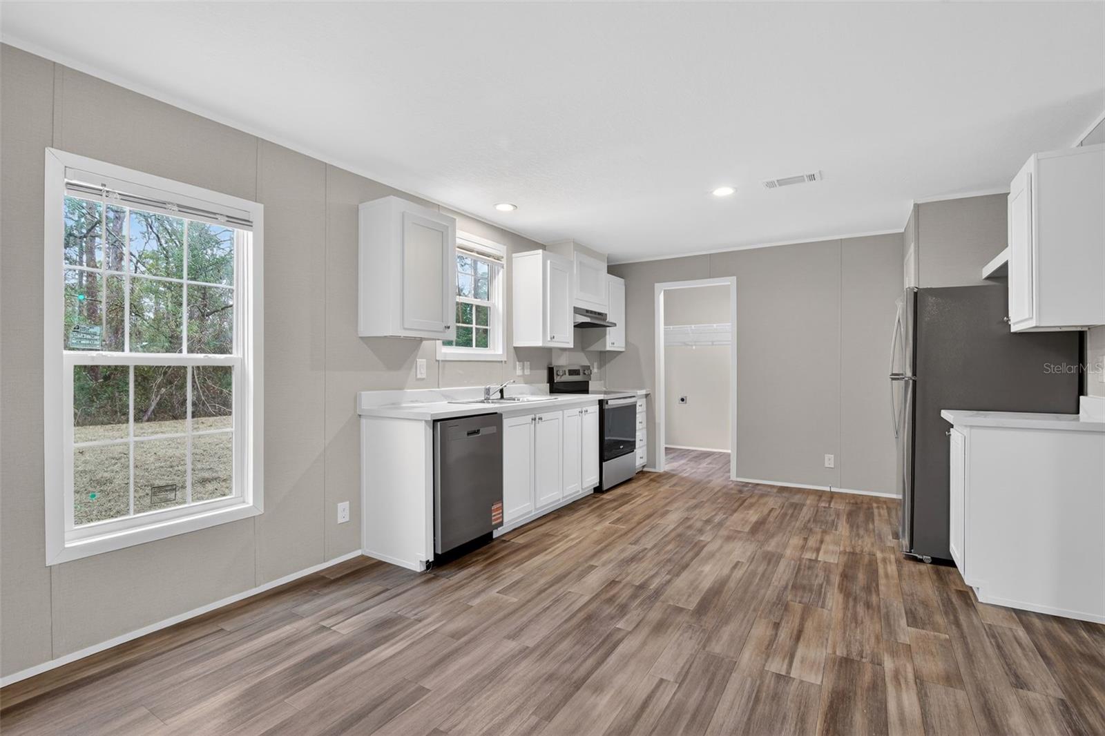 Image 11 of 31 For 4669 Mandrake Point