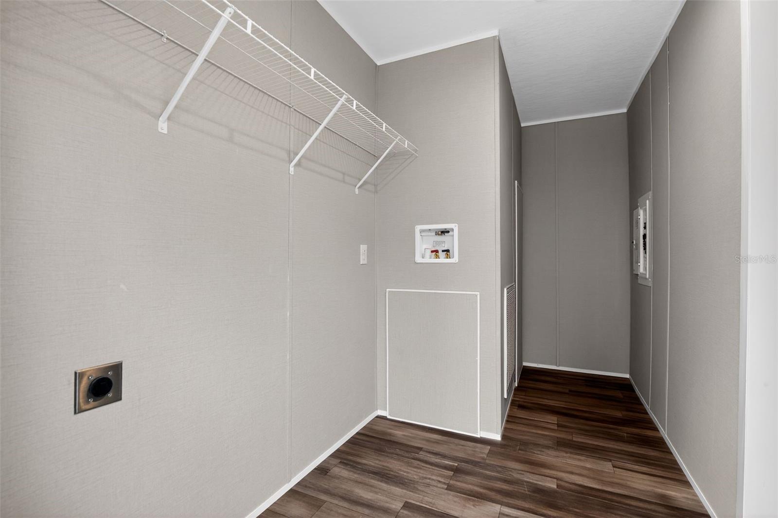 Image 22 of 31 For 4669 Mandrake Point