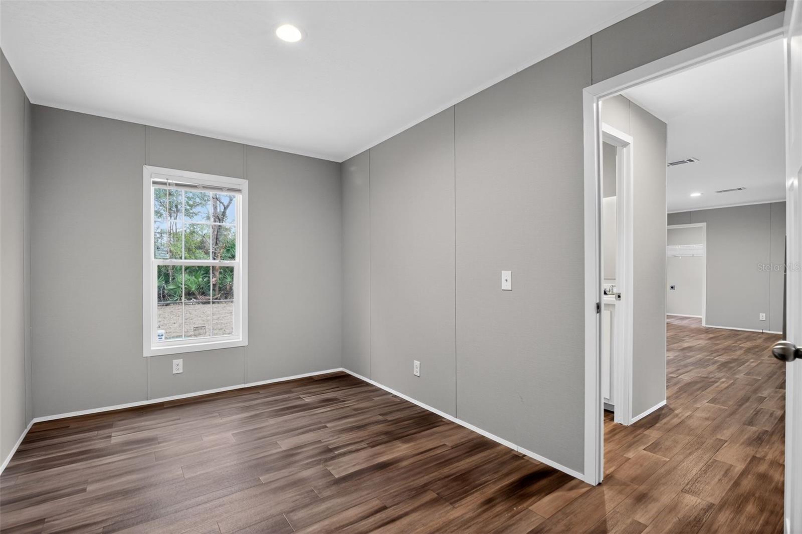 Image 26 of 31 For 4669 Mandrake Point