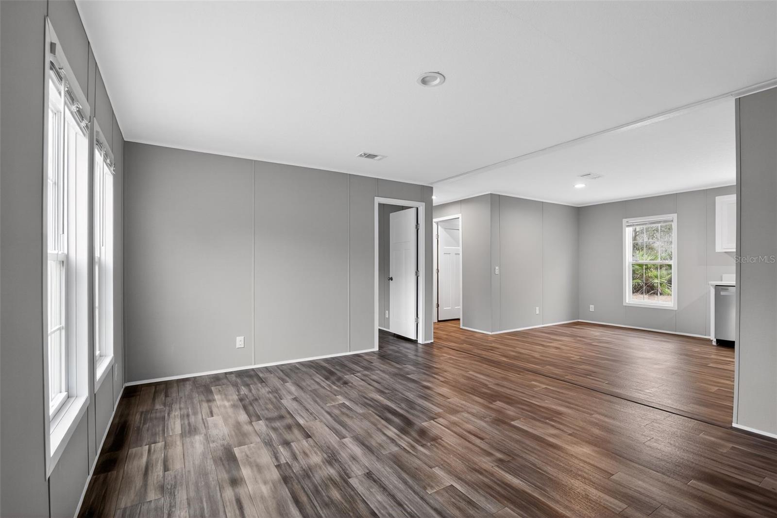 Image 4 of 31 For 4669 Mandrake Point