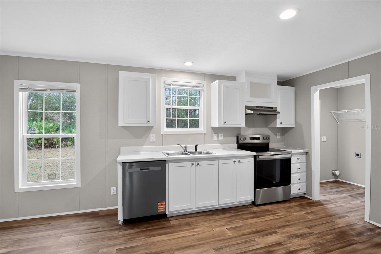 Image 6 of 31 For 4669 Mandrake Point