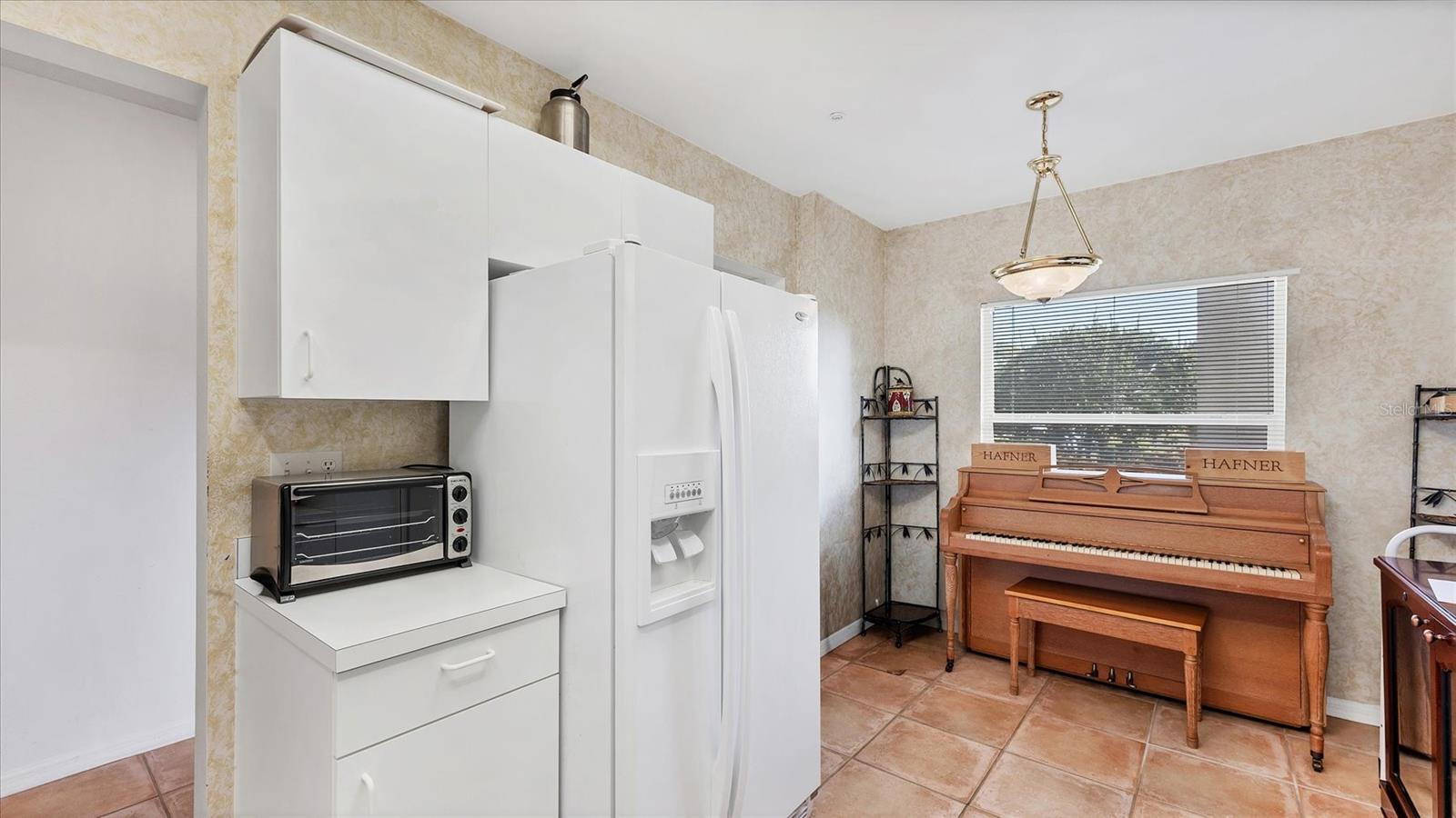 Image 11 of 62 For 9610 Club South Circle 4106