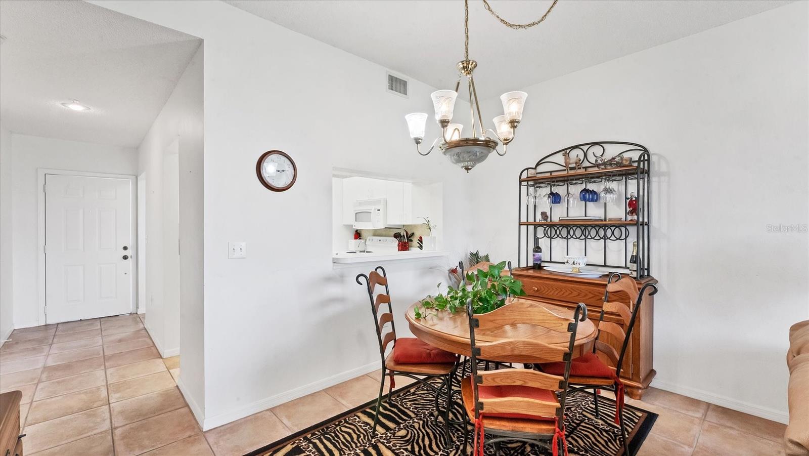 Image 12 of 62 For 9610 Club South Circle 4106