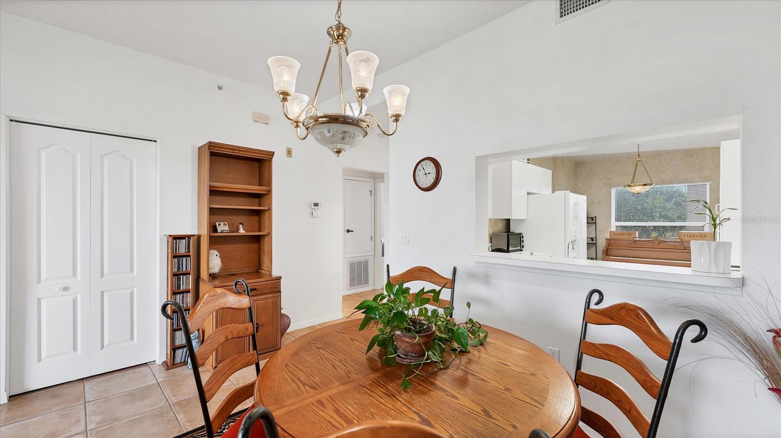 Image 13 of 62 For 9610 Club South Circle 4106