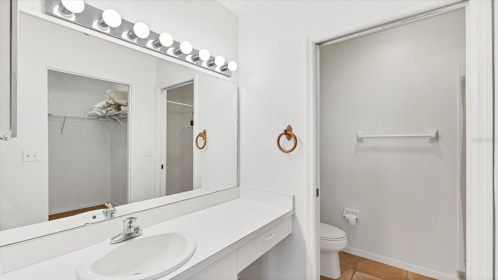 Image 17 of 62 For 9610 Club South Circle 4106