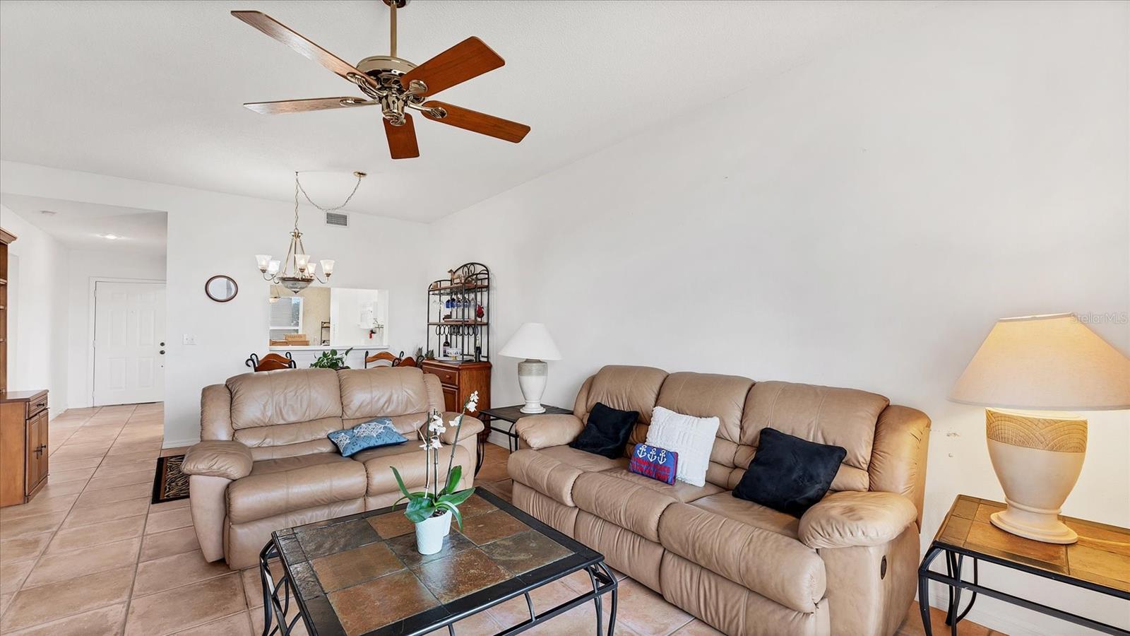 Image 7 of 62 For 9610 Club South Circle 4106