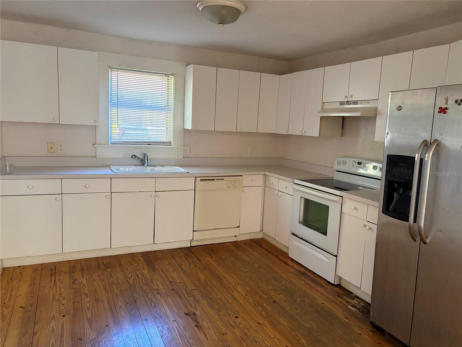 Image 4 of 10 For 1551 7th Street