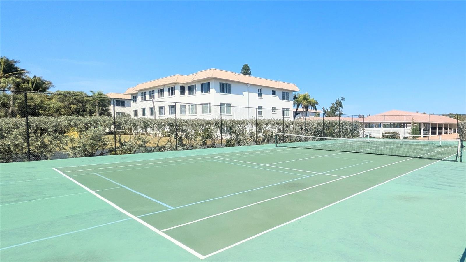 Image 31 of 52 For 3240 Gulf Of Mexico Drive B504