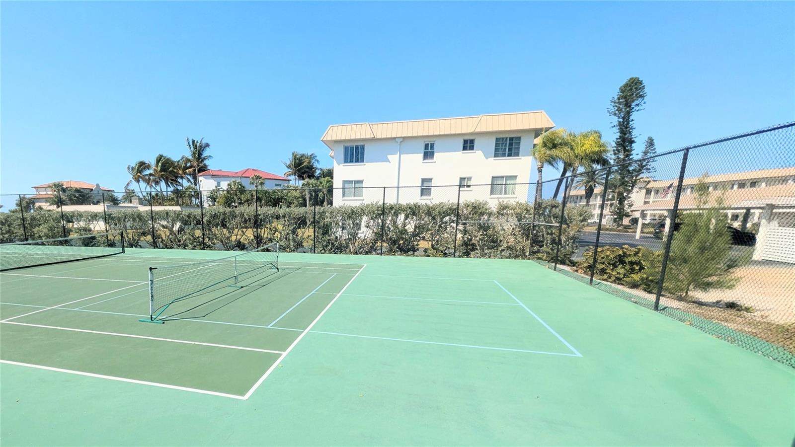 Image 32 of 52 For 3240 Gulf Of Mexico Drive B504