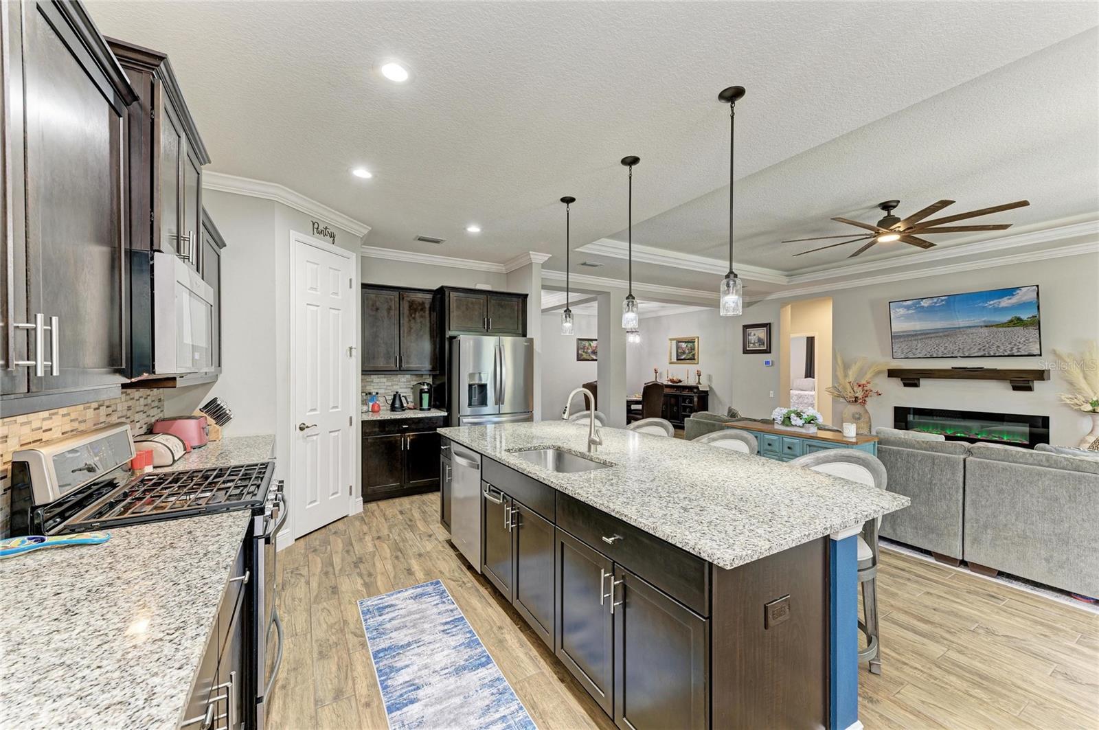 Image 19 of 64 For 12502 Goldenrod Avenue