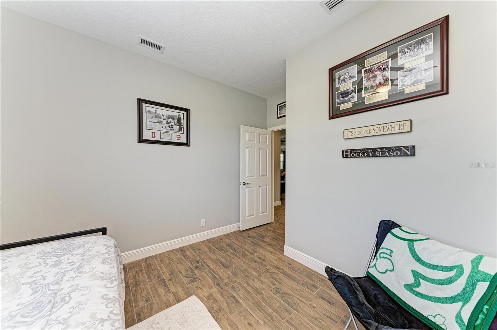 Image 32 of 64 For 12502 Goldenrod Avenue