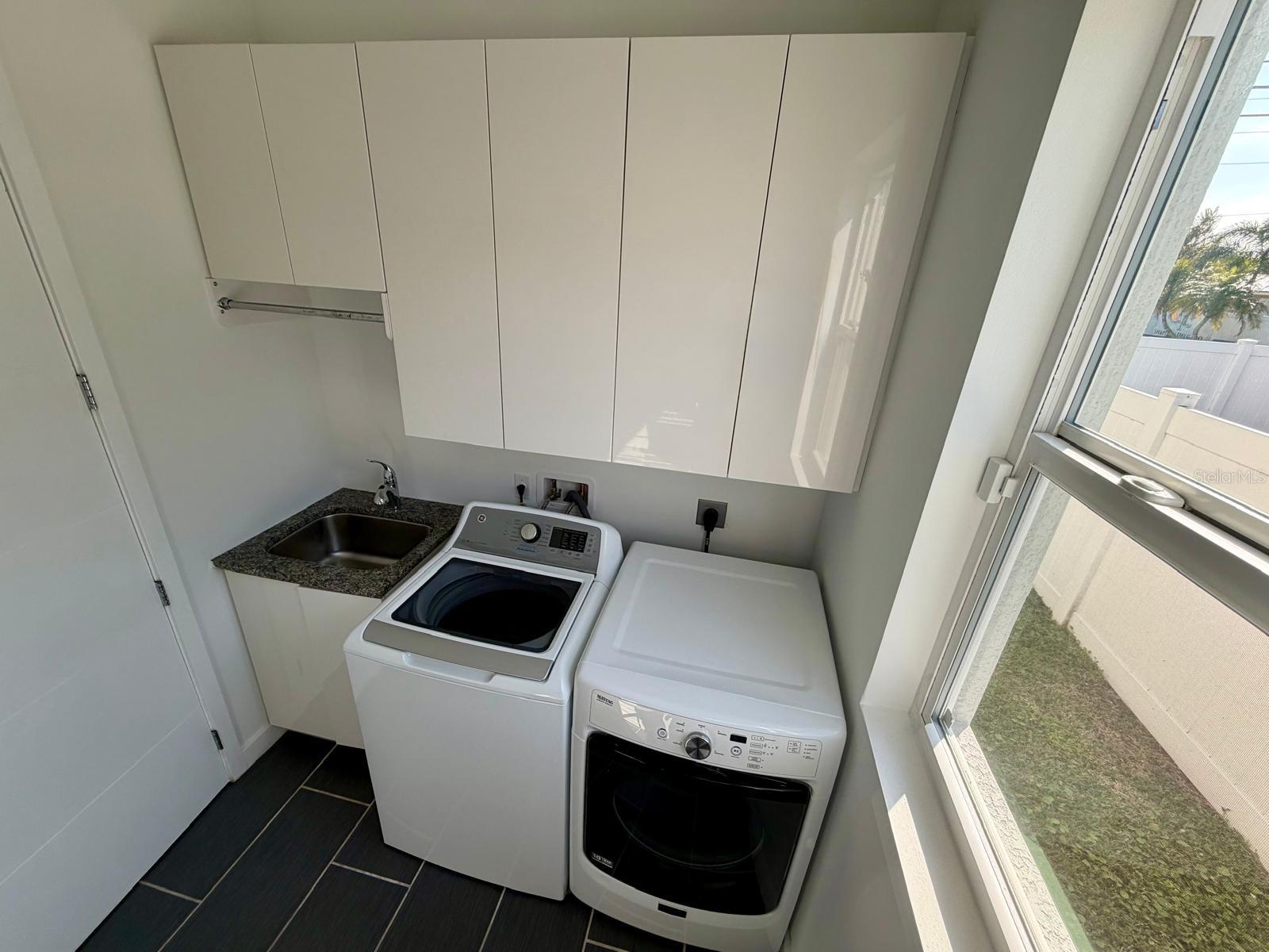 Image 12 of 41 For 4524 Riverwood Avenue