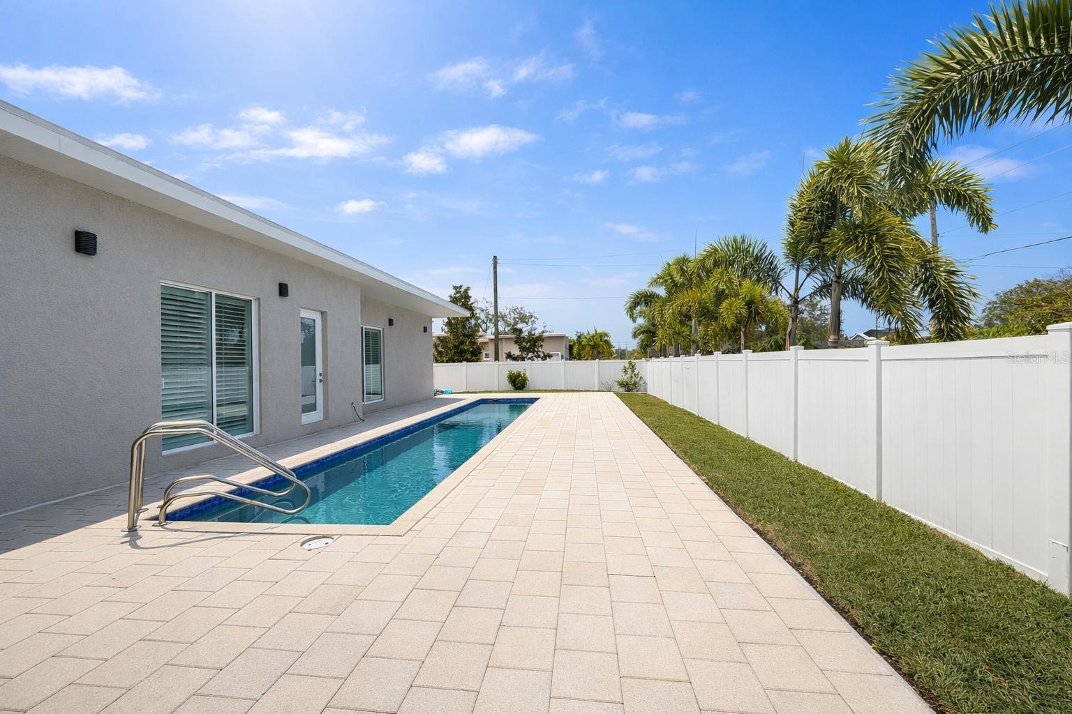 Image 18 of 41 For 4524 Riverwood Avenue