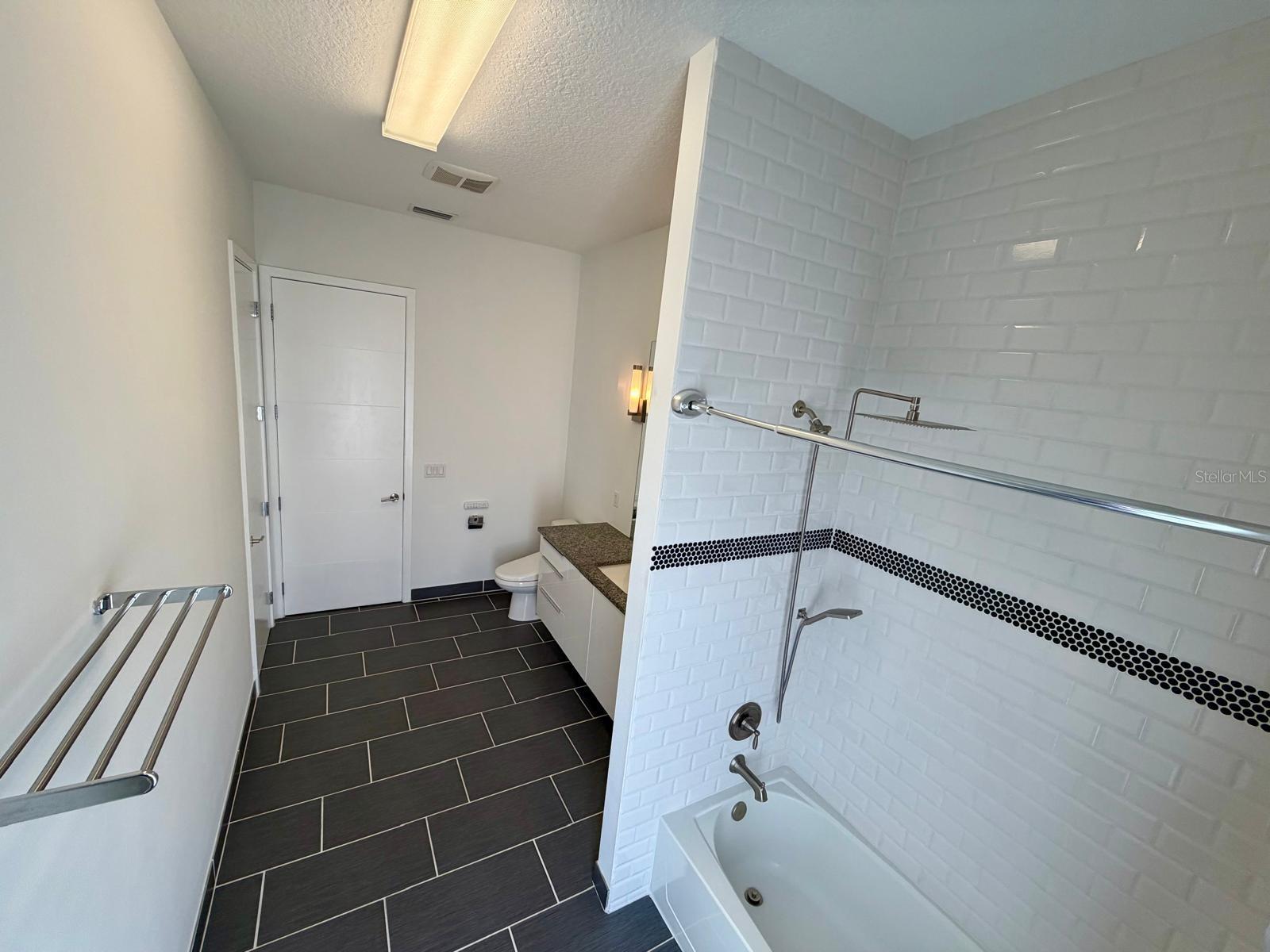 Image 29 of 41 For 4524 Riverwood Avenue