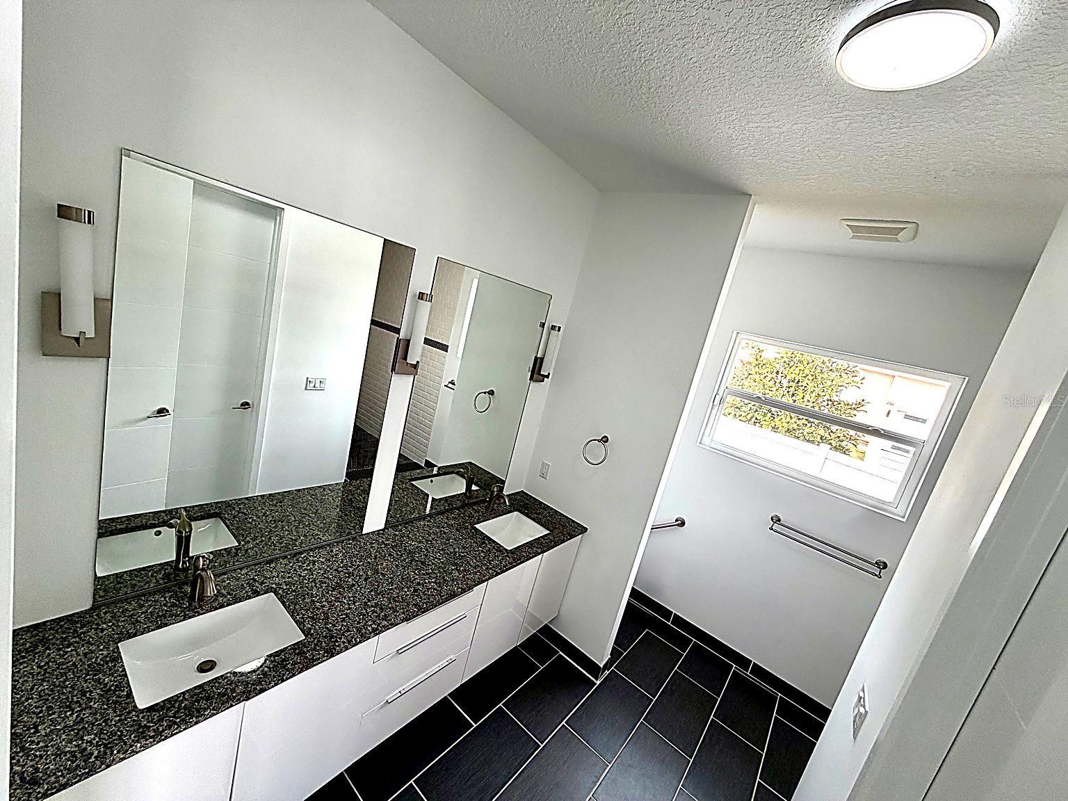 Image 32 of 41 For 4524 Riverwood Avenue