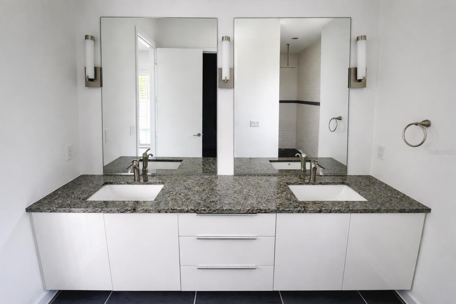 Image 33 of 41 For 4524 Riverwood Avenue