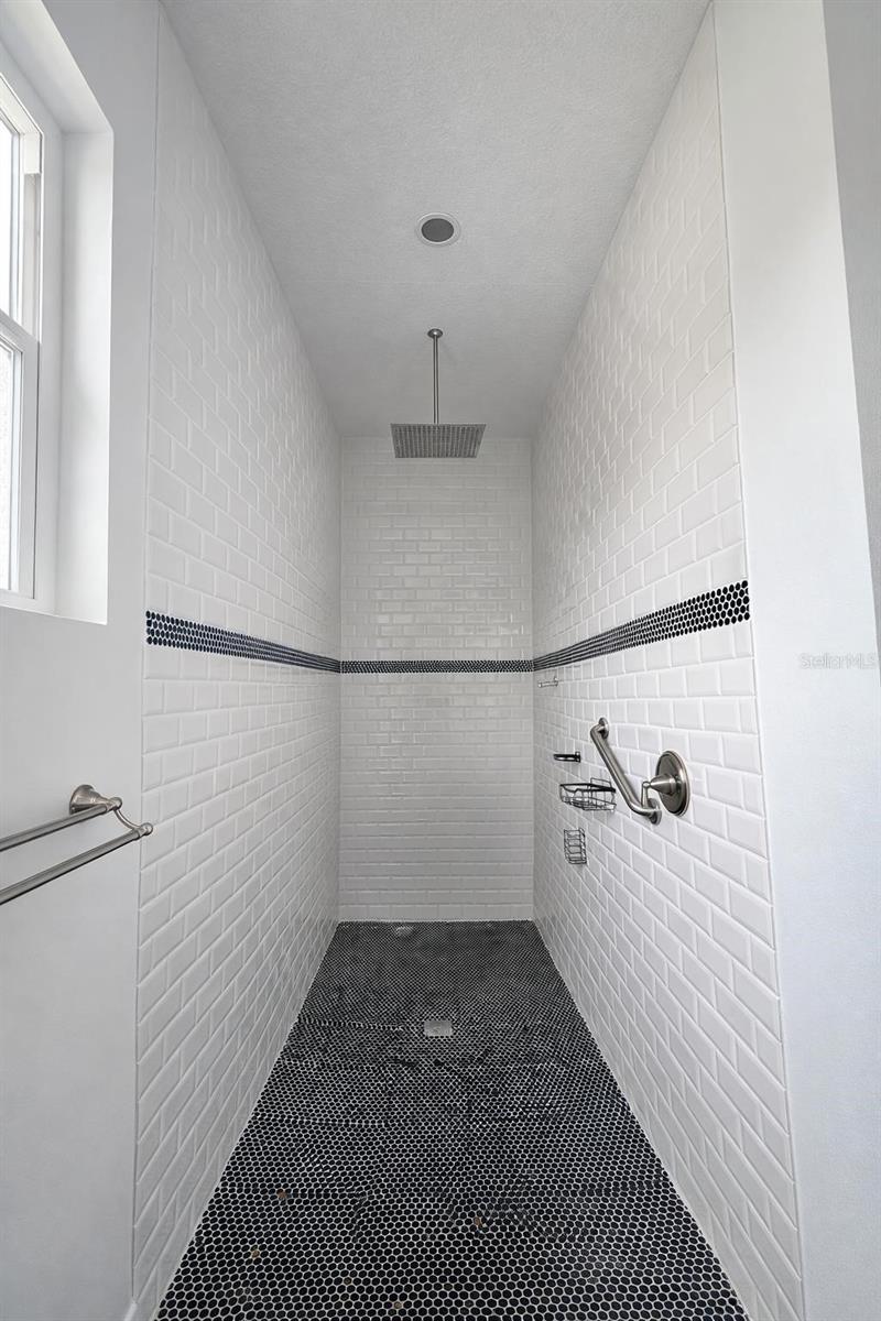 Image 34 of 41 For 4524 Riverwood Avenue