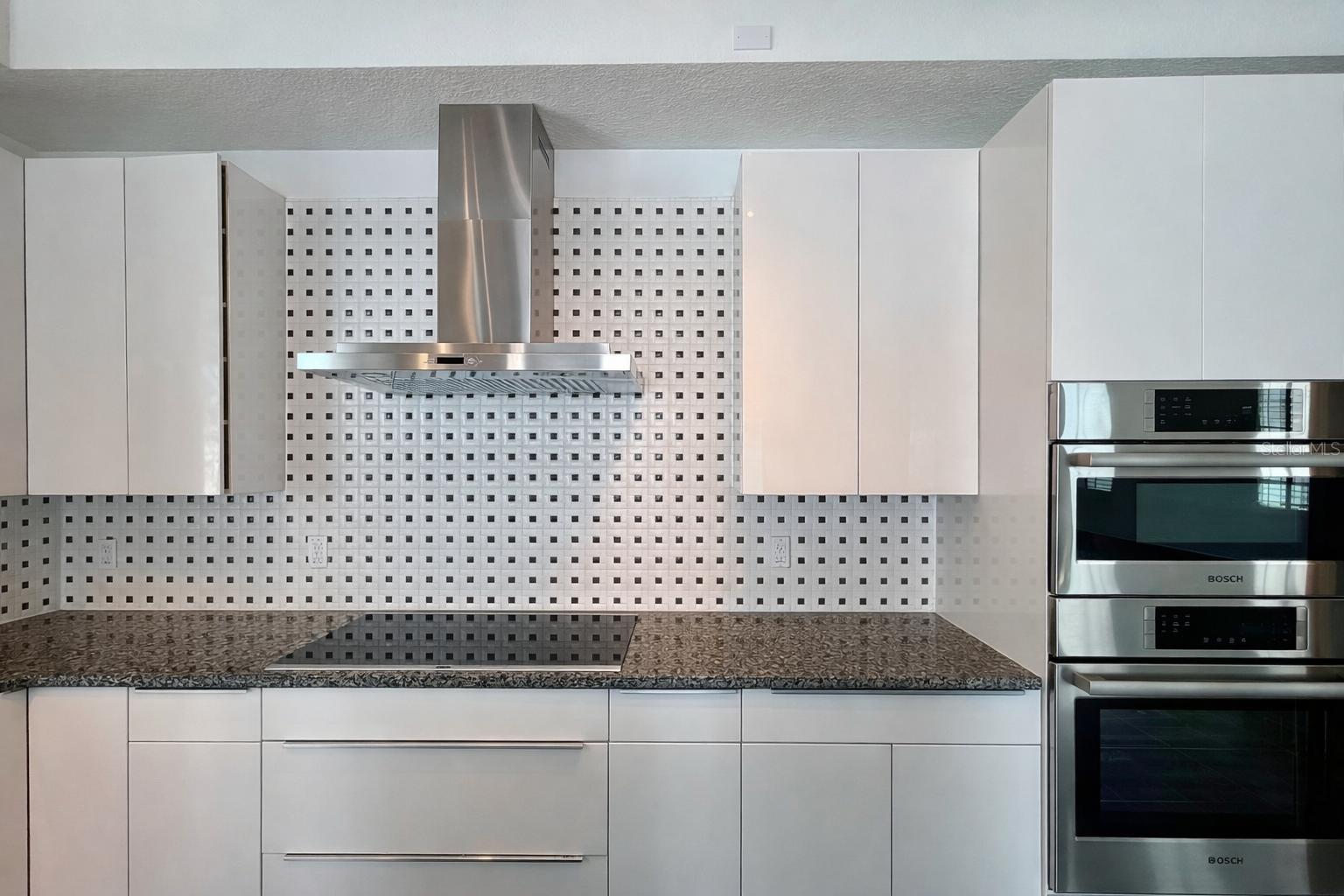 Image 5 of 41 For 4524 Riverwood Avenue