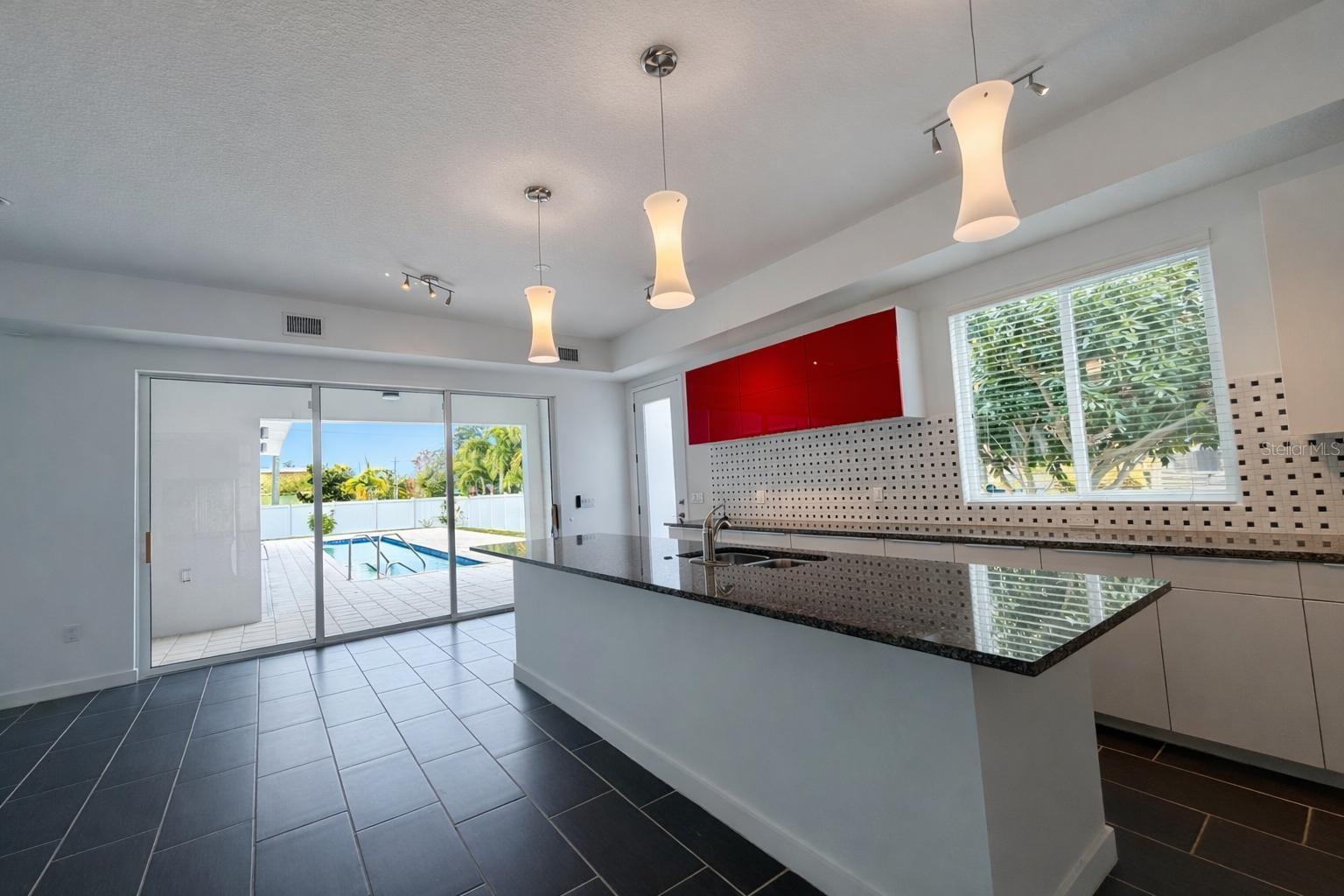 Image 7 of 41 For 4524 Riverwood Avenue