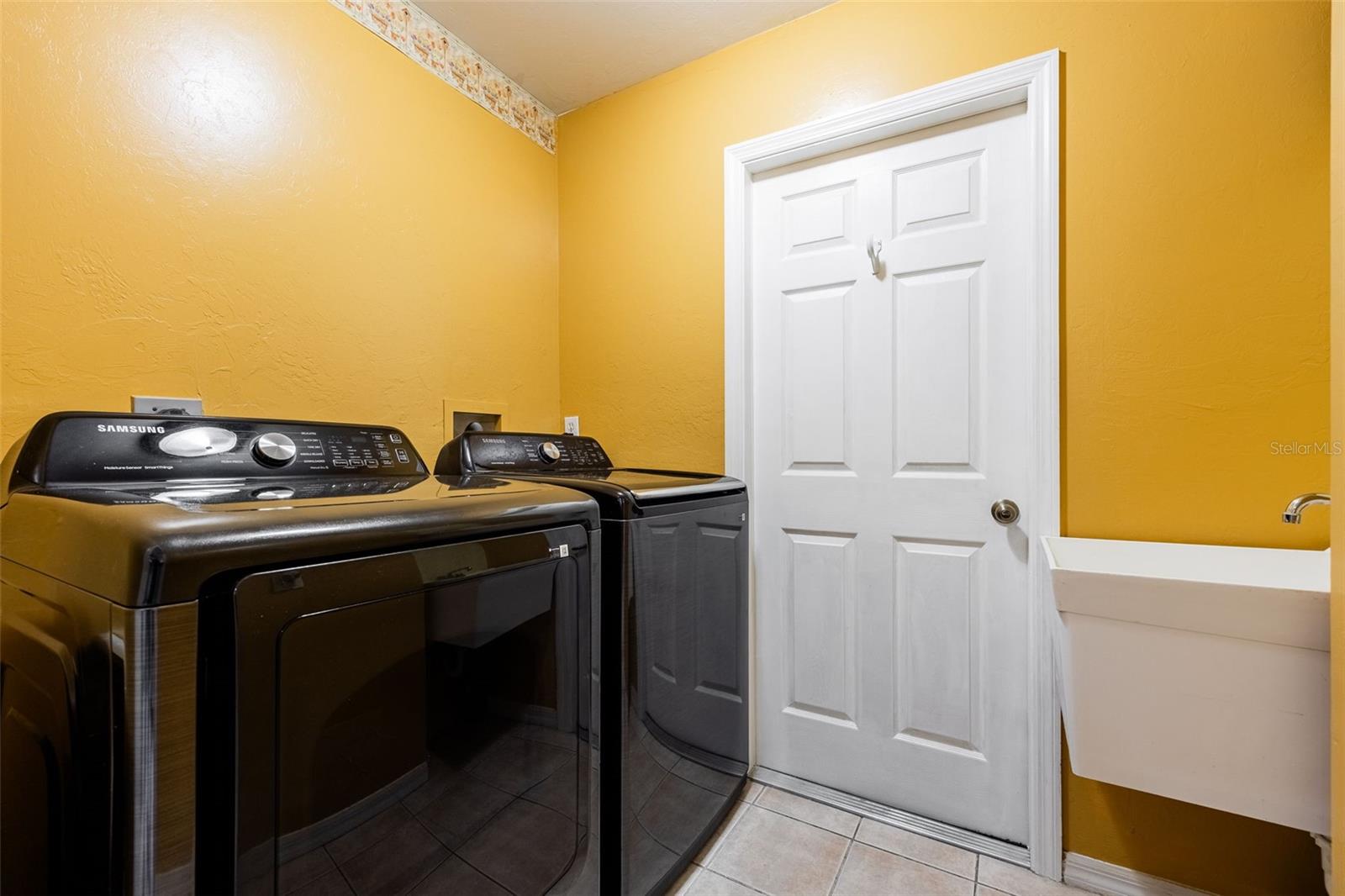 Image 23 of 49 For 719 Zebu Place