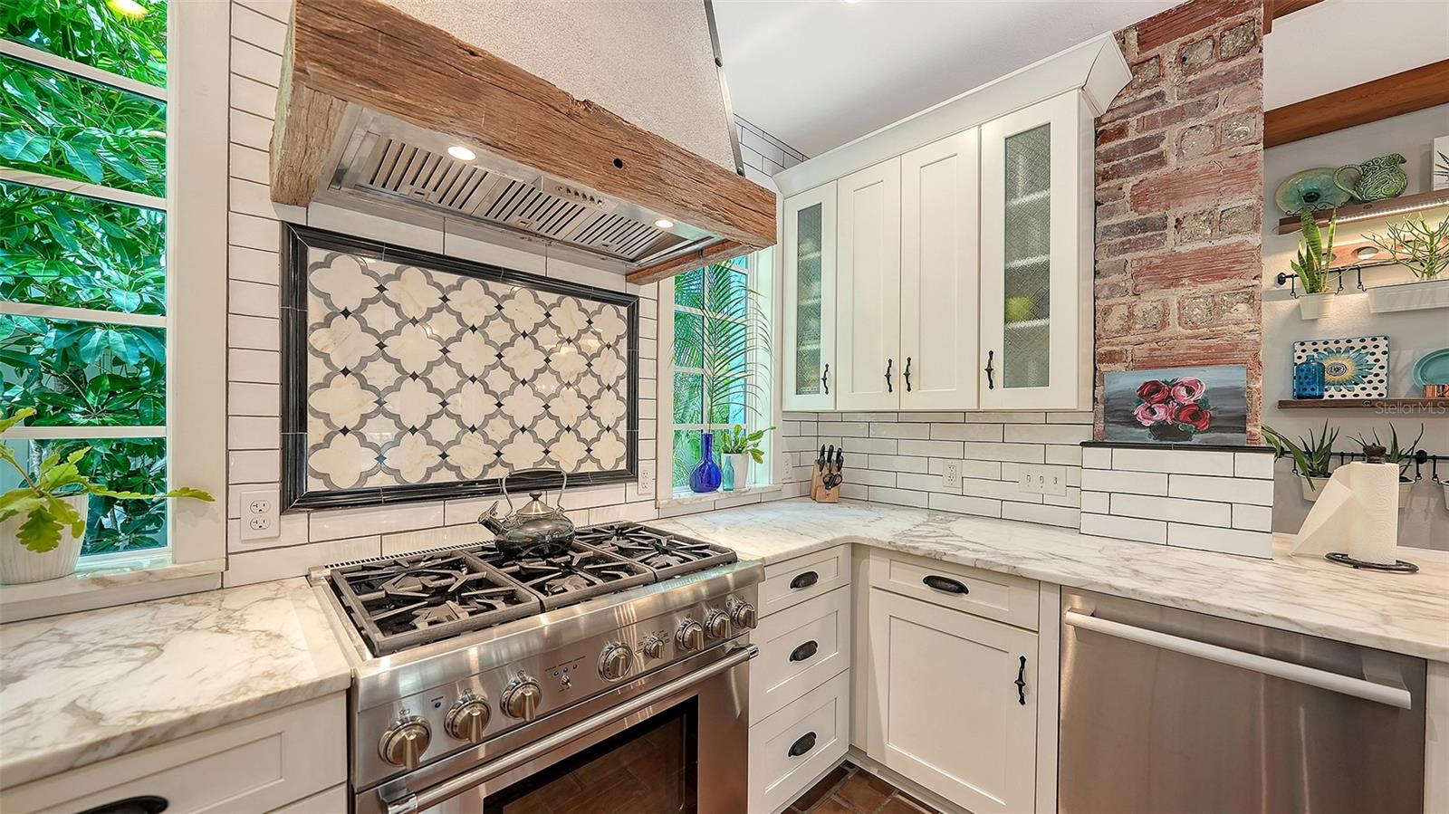 Image 16 of 62 For 547 Shore Drive