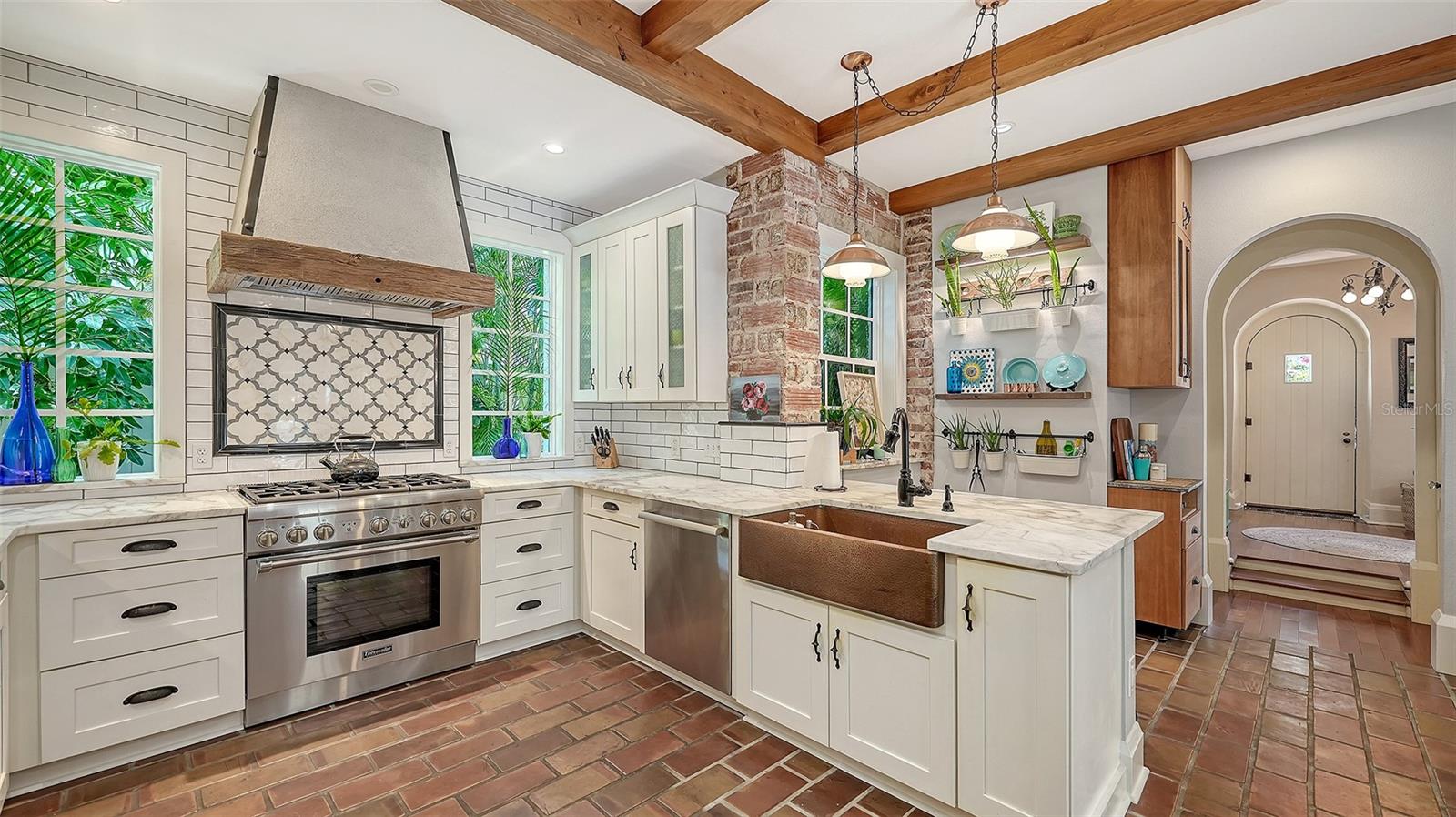 Image 17 of 62 For 547 Shore Drive