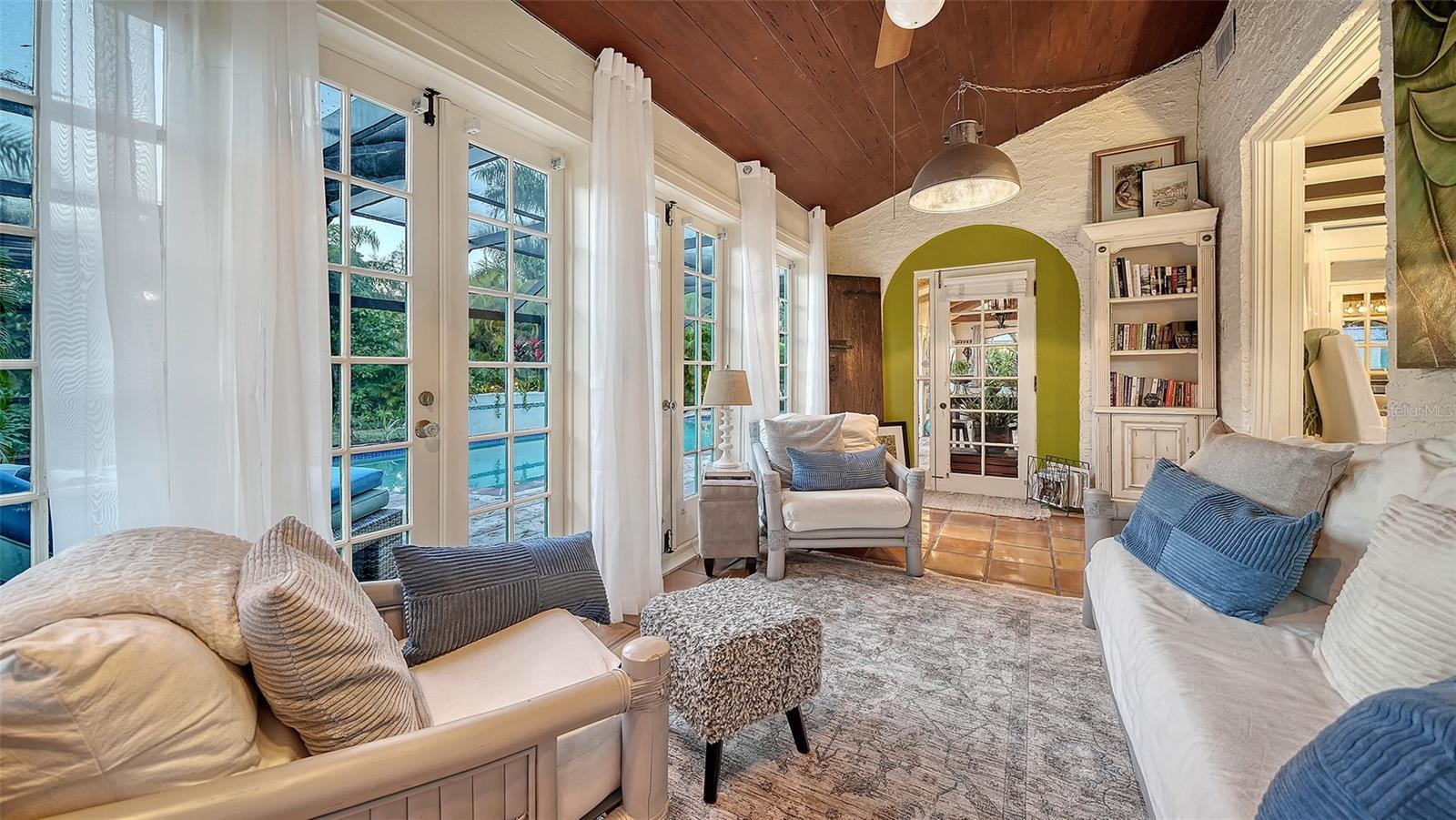 Image 21 of 62 For 547 Shore Drive