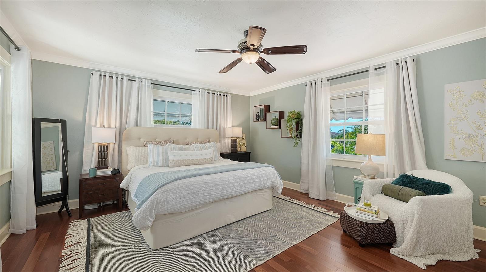 Image 33 of 62 For 547 Shore Drive