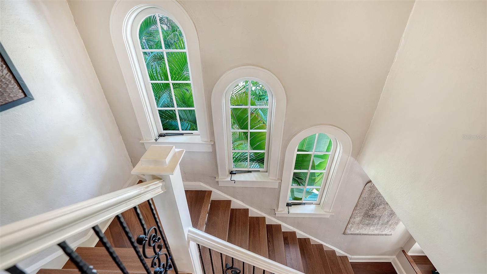 Image 43 of 62 For 547 Shore Drive