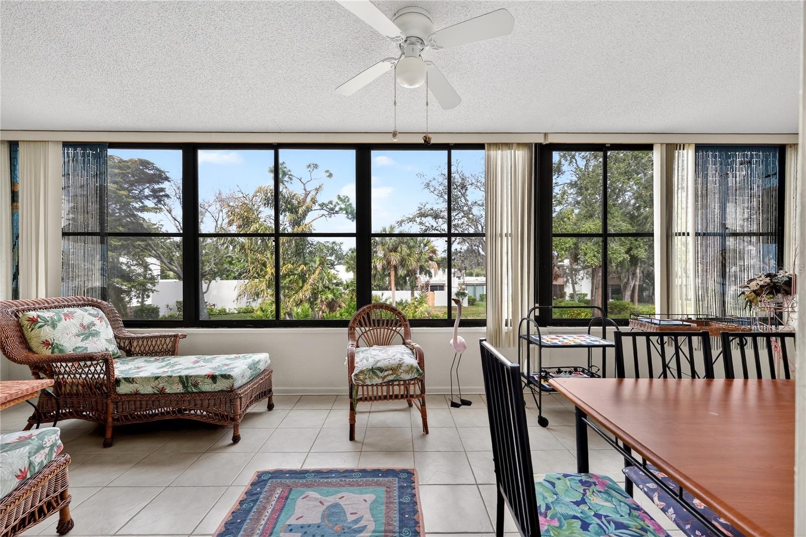 Image 13 of 32 For 521 Lakeside Drive 521