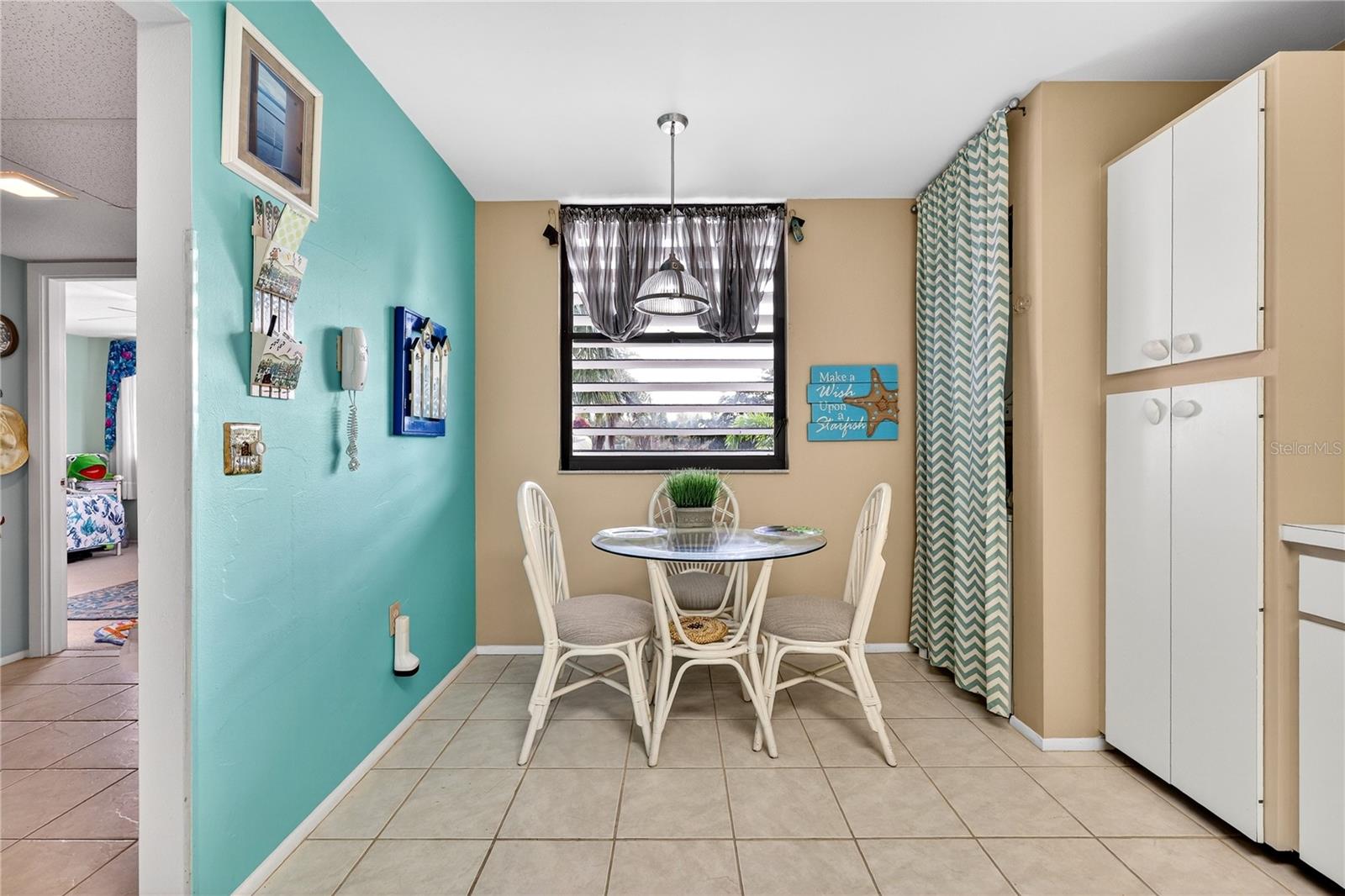 Image 19 of 32 For 521 Lakeside Drive 521