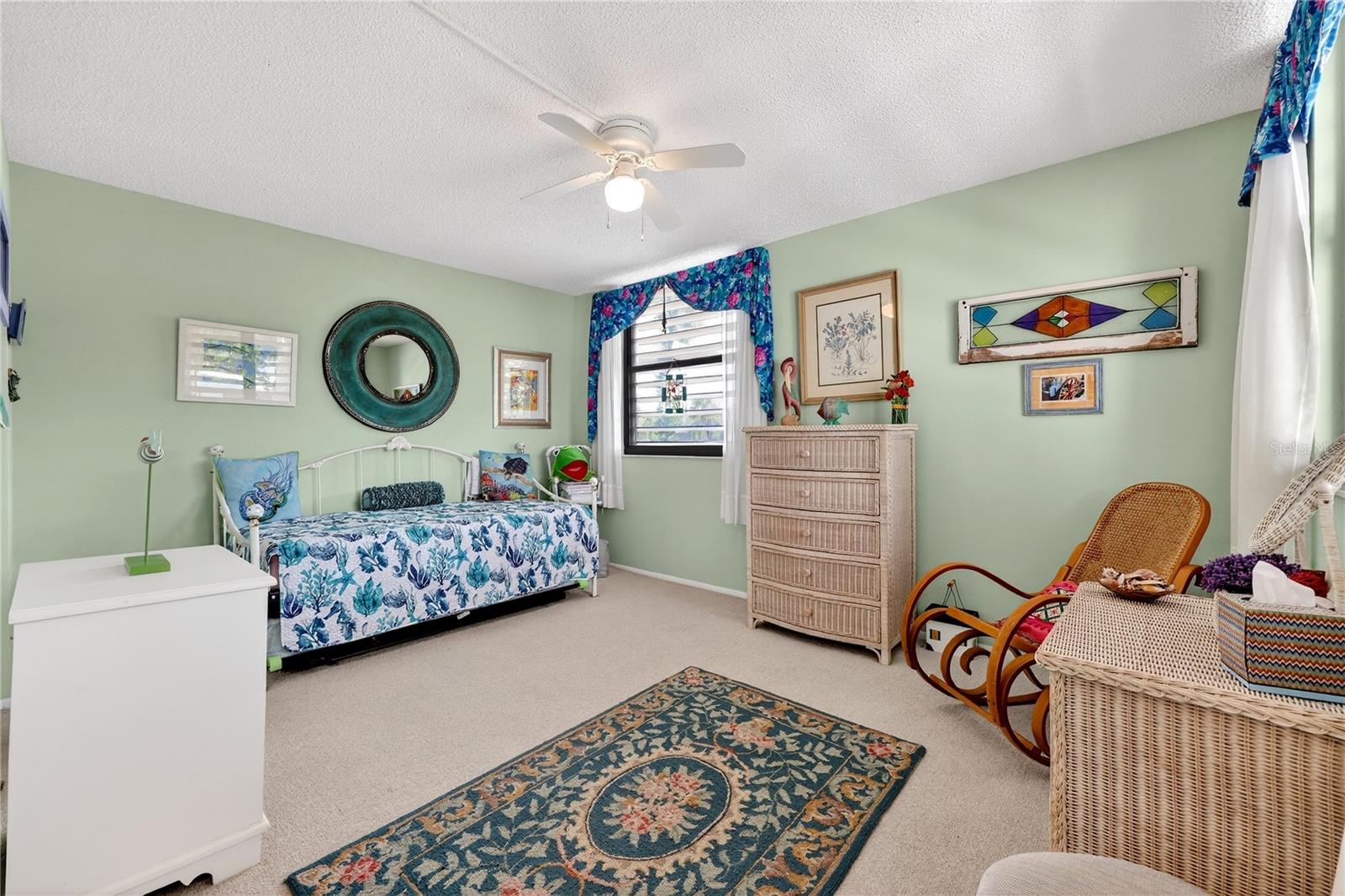 Image 22 of 32 For 521 Lakeside Drive 521