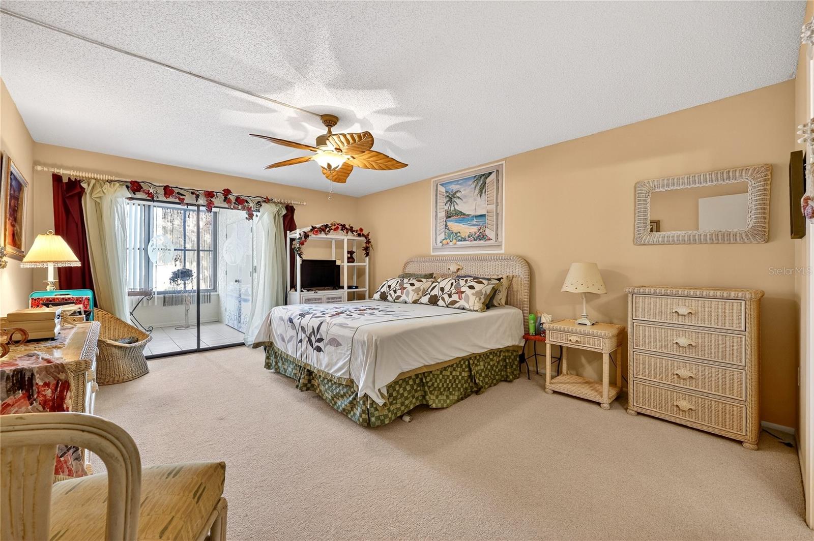 Image 24 of 32 For 521 Lakeside Drive 521