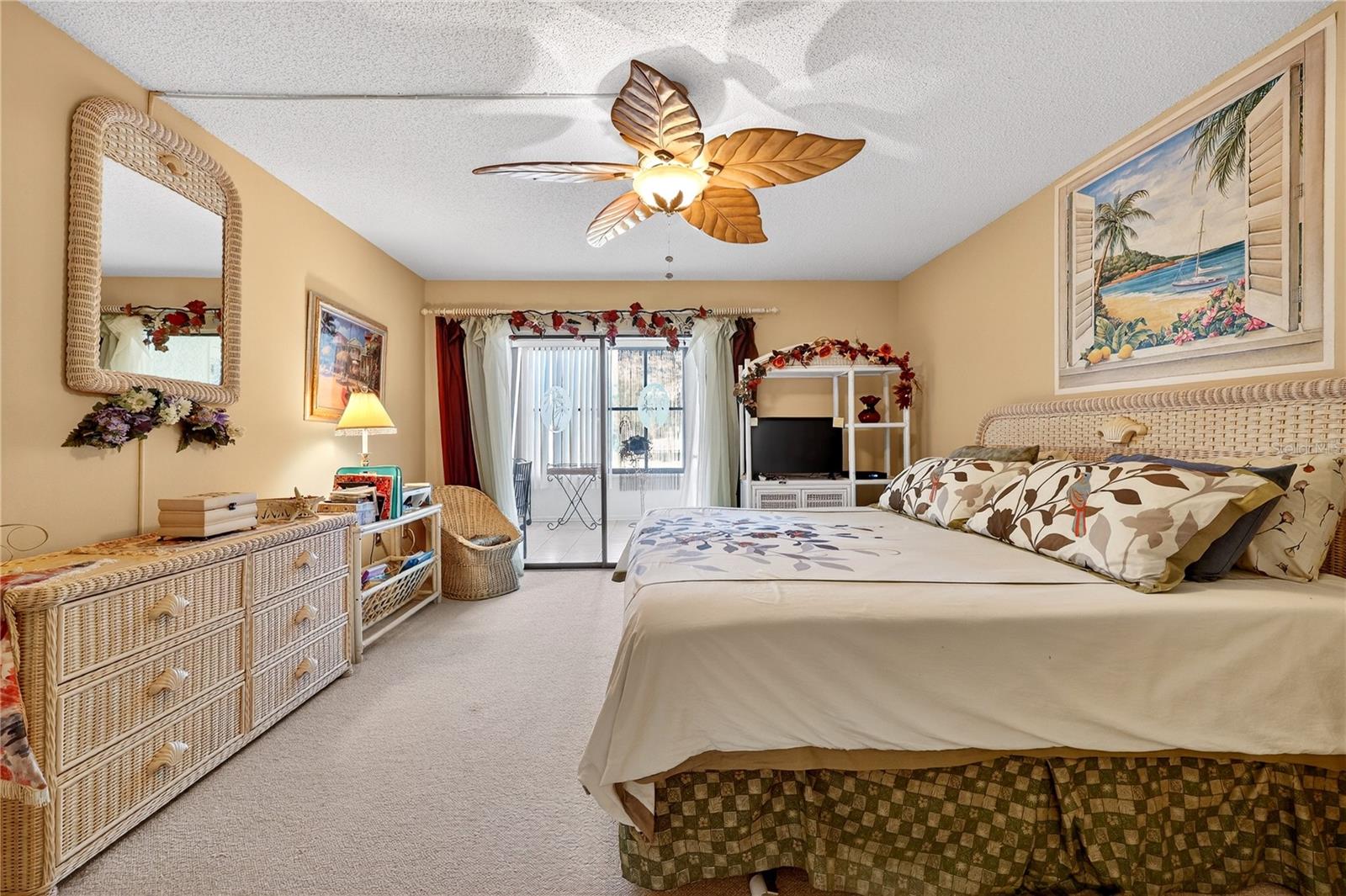 Image 25 of 32 For 521 Lakeside Drive 521