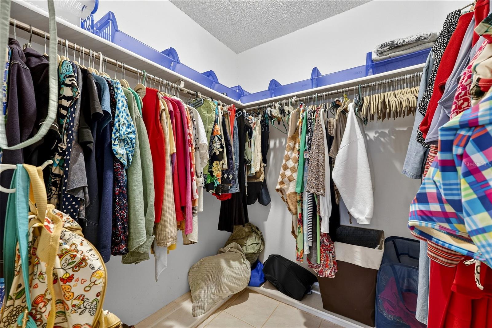 Image 29 of 32 For 521 Lakeside Drive 521