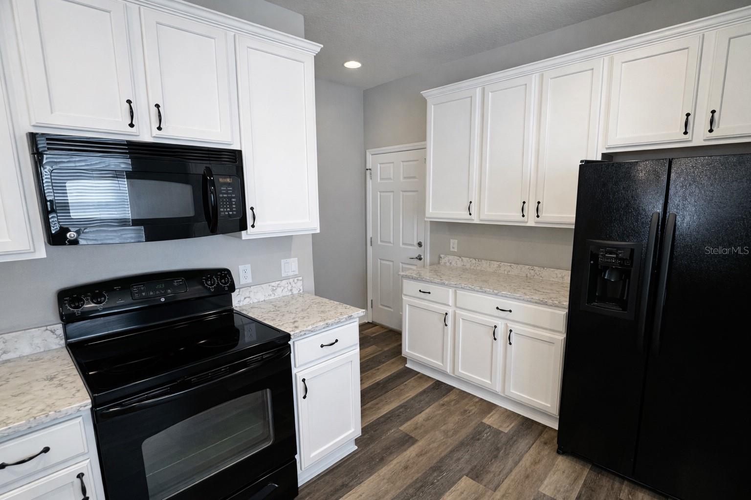 Image 10 of 28 For 6817 Charlotte Harbor Way