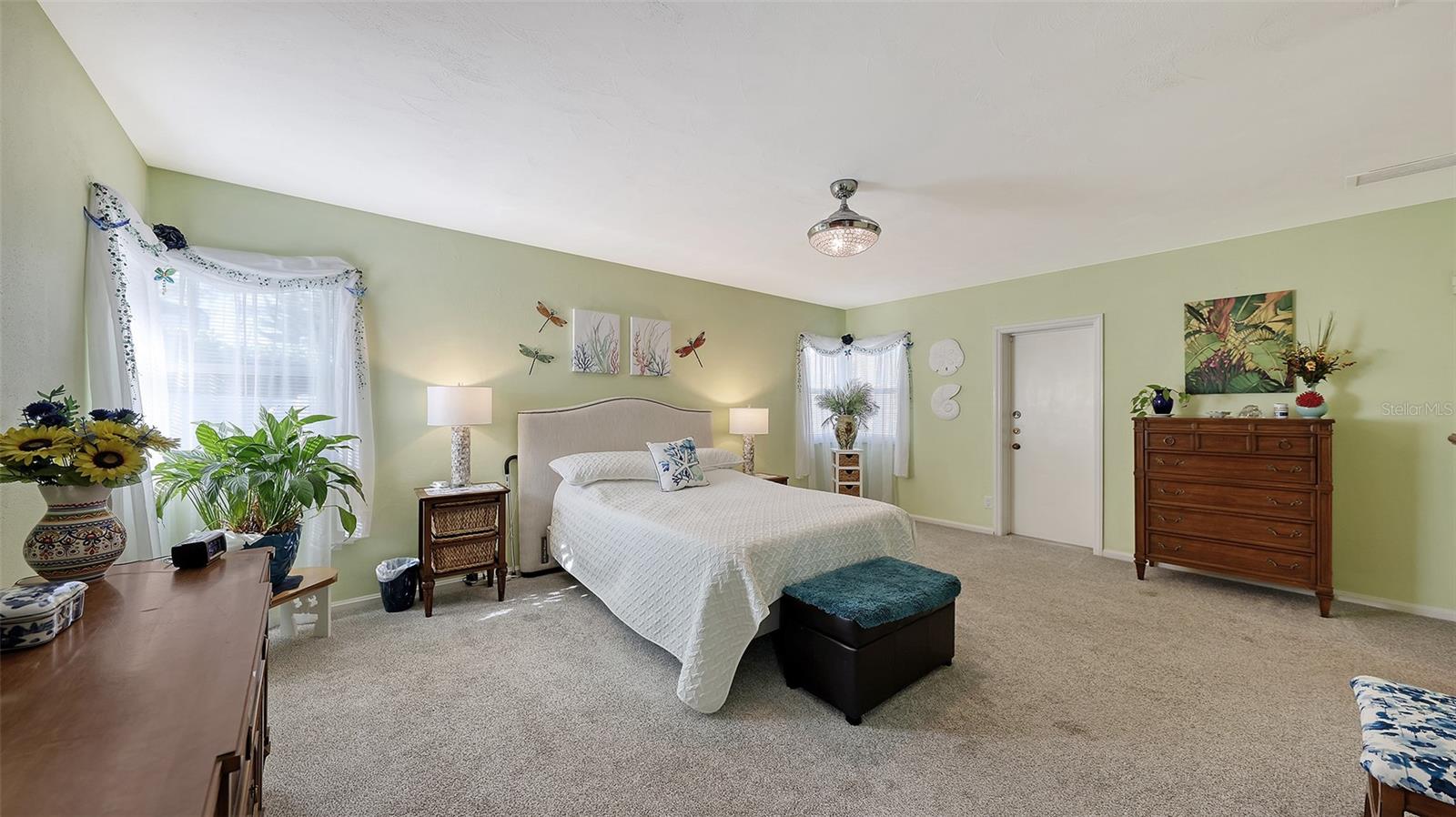 Image 11 of 40 For 844 Magellan Drive