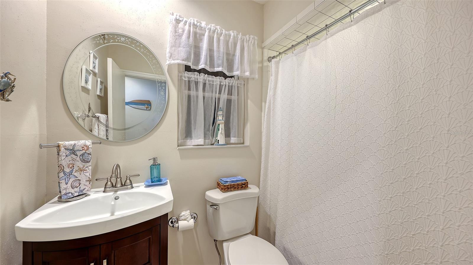 Image 22 of 40 For 844 Magellan Drive