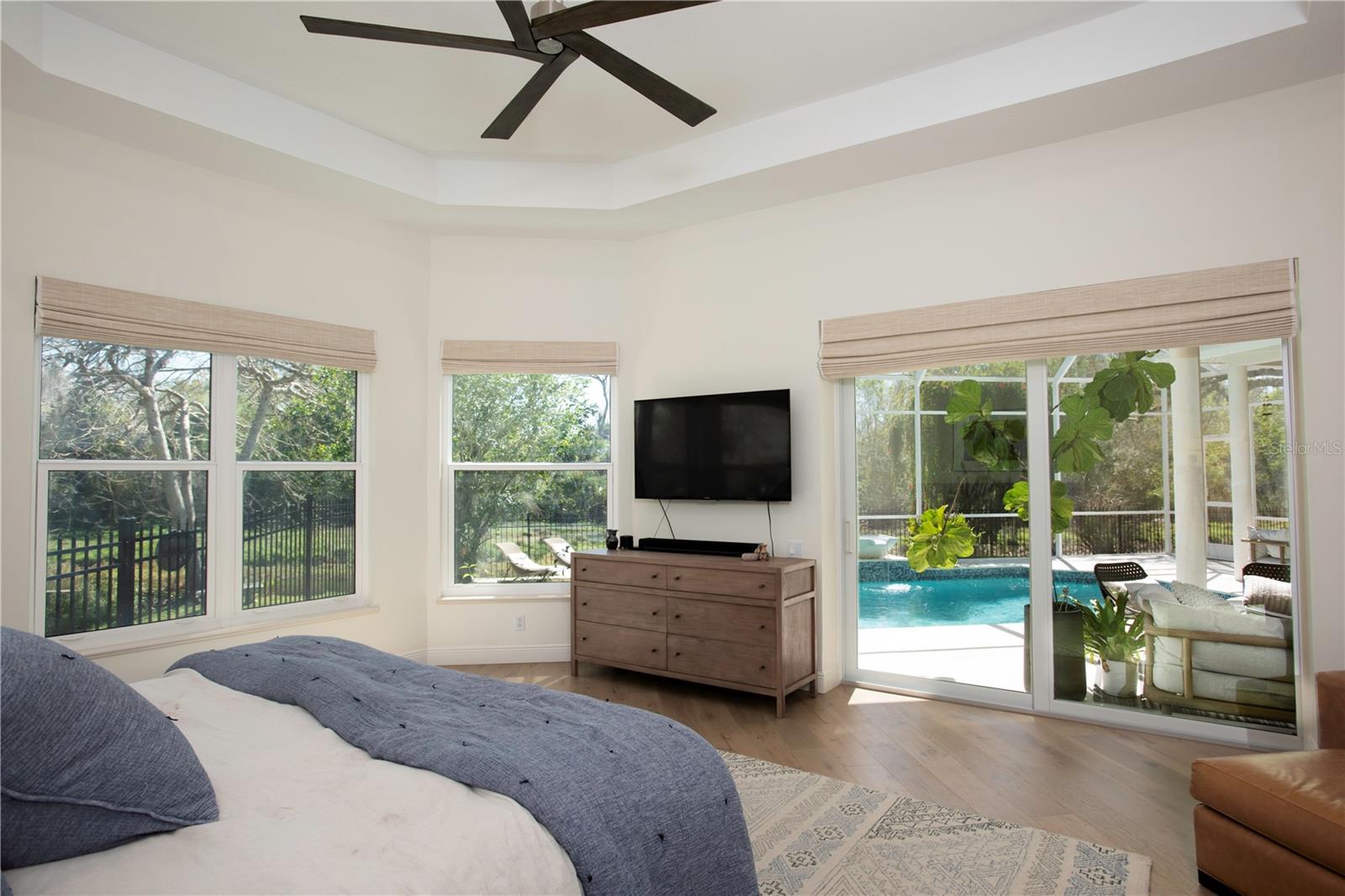 Image 17 of 37 For 4586 Del Sol Boulevard