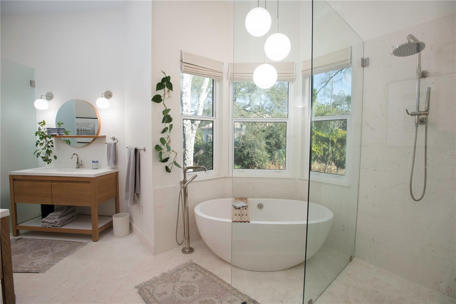 Image 18 of 37 For 4586 Del Sol Boulevard