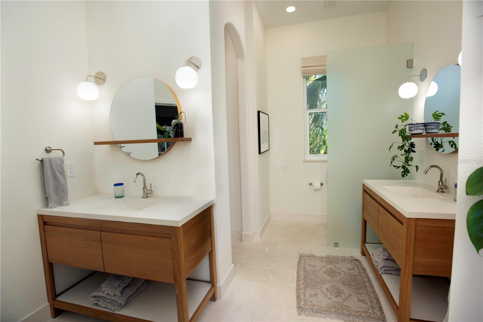 Image 21 of 37 For 4586 Del Sol Boulevard