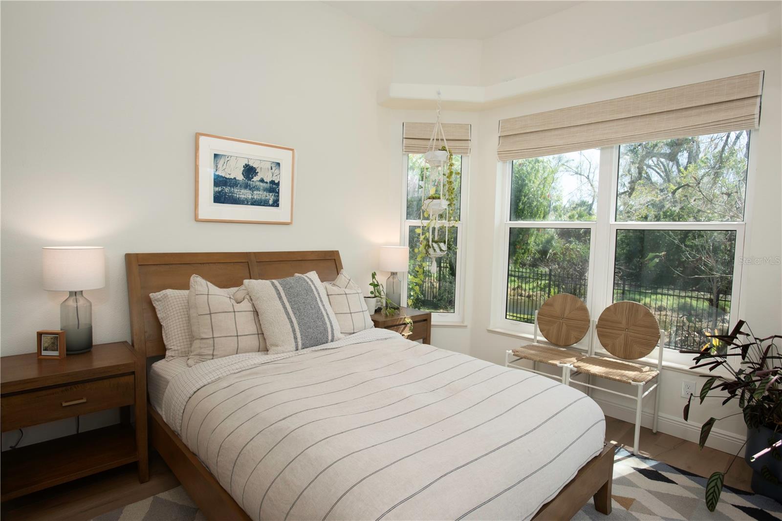 Image 25 of 37 For 4586 Del Sol Boulevard