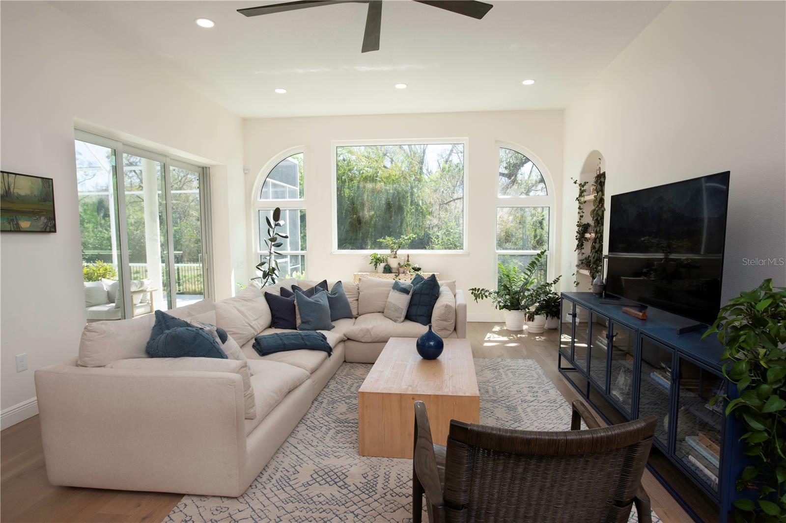 Image 3 of 37 For 4586 Del Sol Boulevard