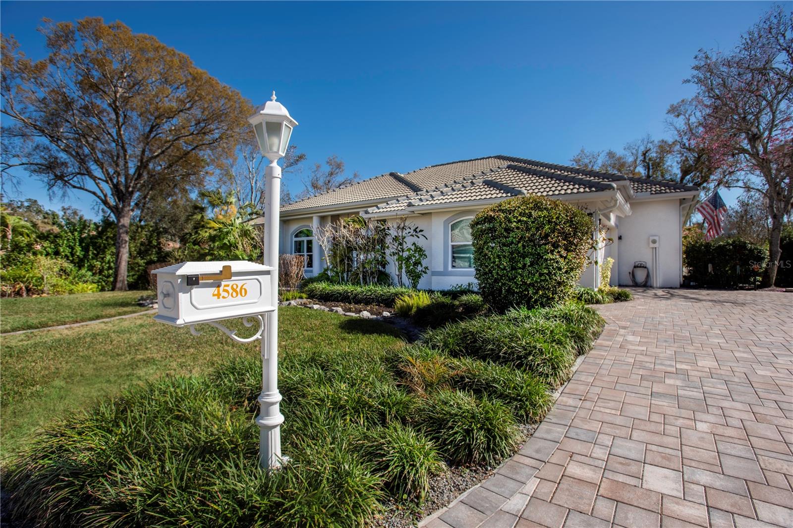 Image 31 of 37 For 4586 Del Sol Boulevard