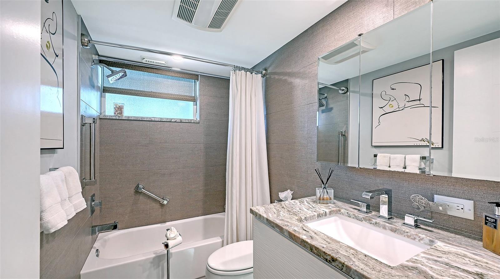 Image 20 of 69 For 4340 Falmouth Drive 206