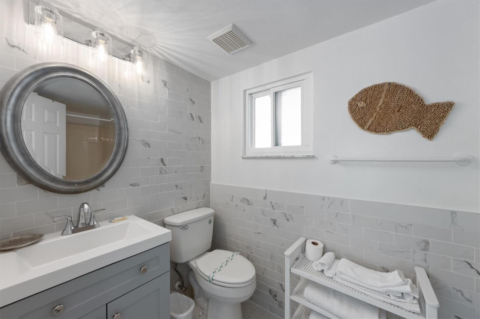 Image 16 of 35 For 5807 De Palmas Avenue