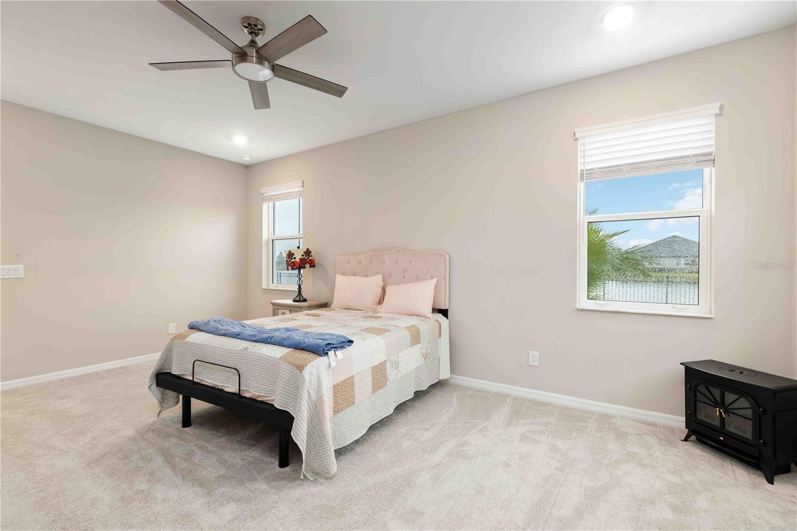 Image 32 of 49 For 17408 Savory Mist Circle